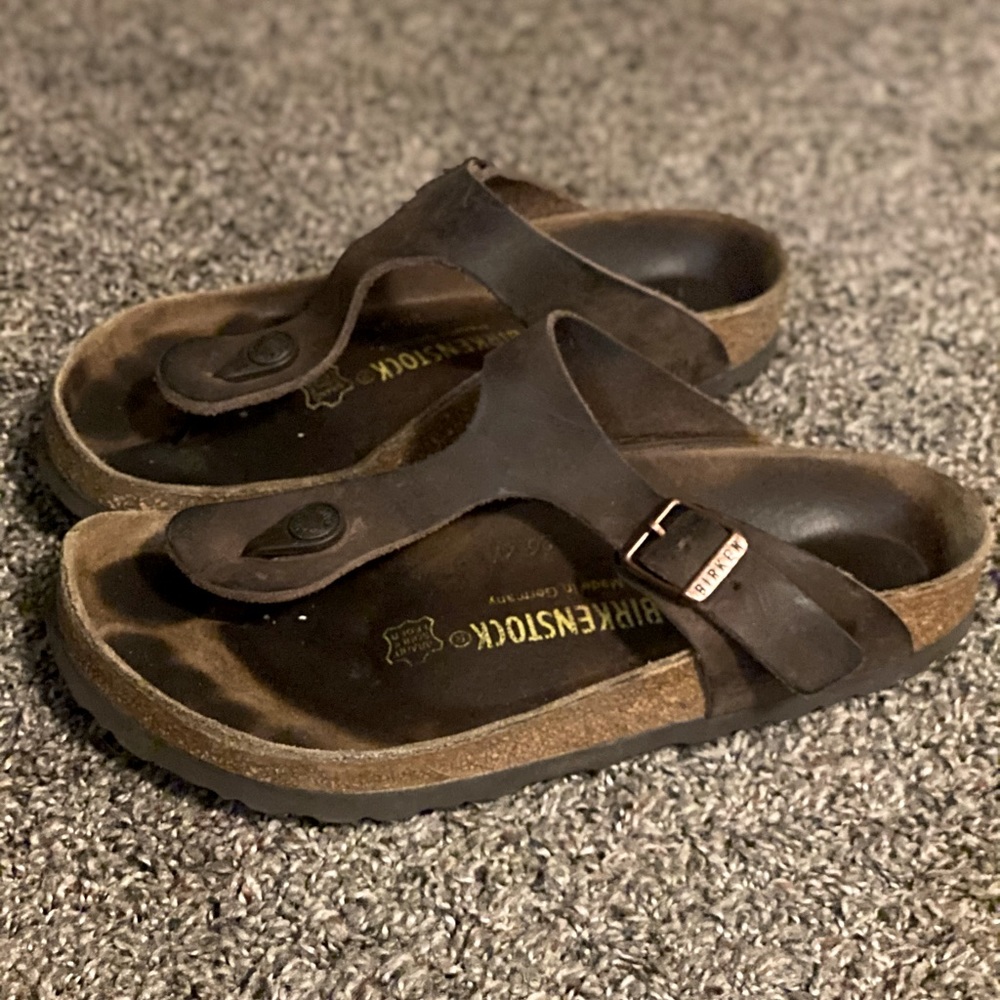 Birkenstock Gizeh in Tobacco Brown Leather 37